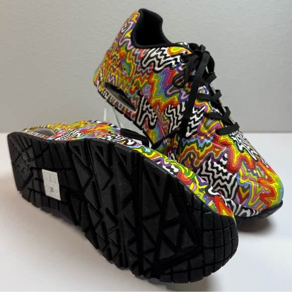 Skechers Jen Stark’s signature psychedelic rainbow “drip” design - Picture 7 of 10